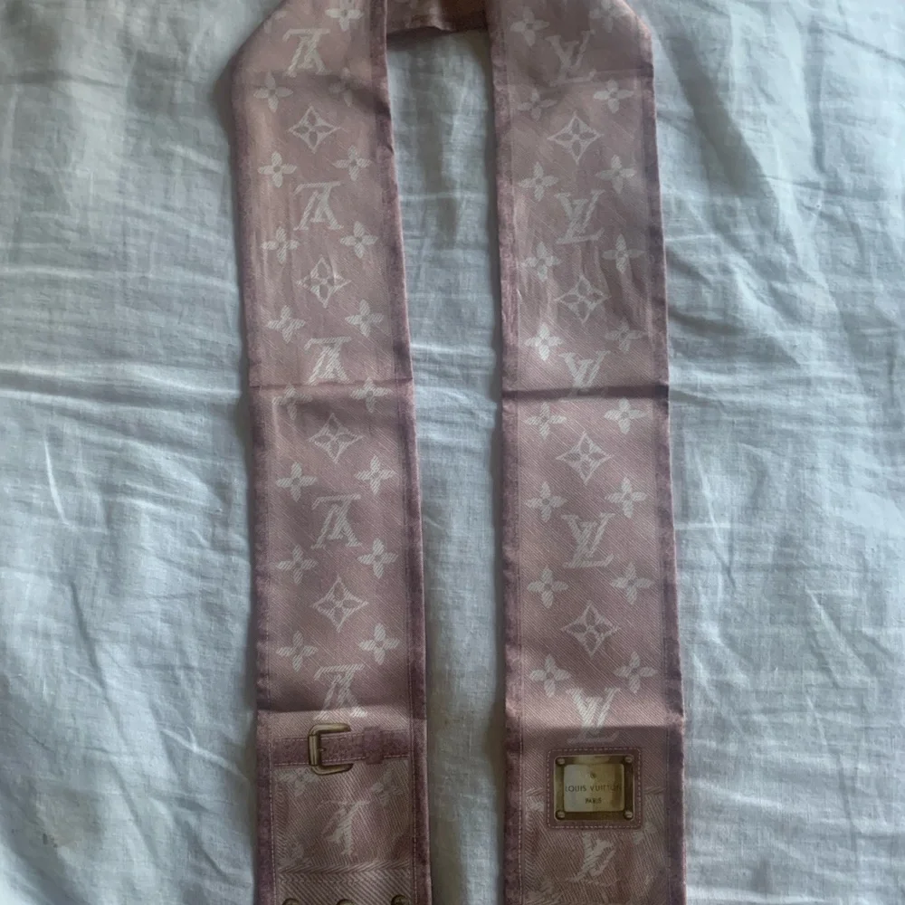 Louis Vuitton Silk Scarf - Picture 4 of 7